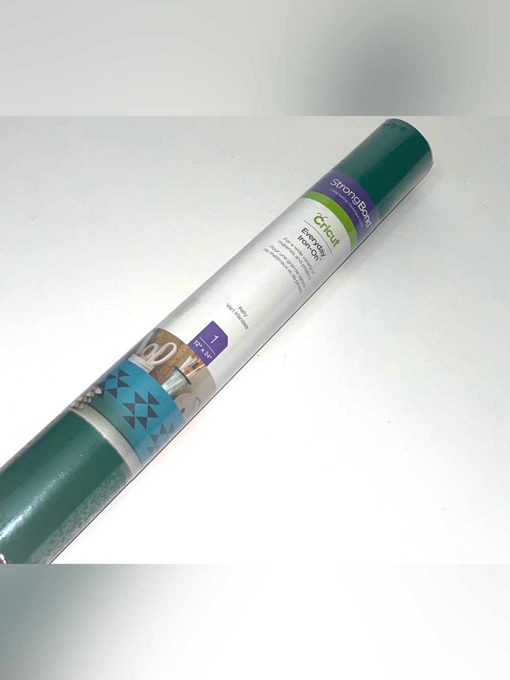 Cricut Everyday Iron-On StrongBond Forest Green Roll 12”x24”